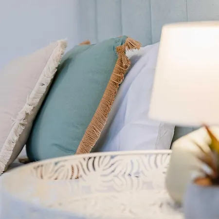 Golden With Jacuzzi 아파트 *