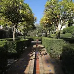 Apartament Golden Beach Holiday Home - Private Jacuzzi, 4 Swimming Pools & Direct Access To The Beach