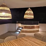 Golden Beach Holiday Home - Private Jacuzzi, 4 Swimming Pools & Direct Access To The Beach Marbella