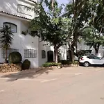 Golden Beach Holiday Home - Private Jacuzzi, 4 Swimming Pools & Direct Access To The Beach Apartament