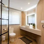 Golden Beach Holiday Home - Private Jacuzzi, 4 Swimming Pools & Direct Access To The Beach