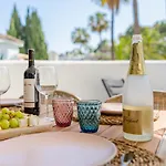 Golden Beach Holiday Home - Private Jacuzzi, 4 Swimming Pools & Direct Access To The Beach Apartament *