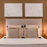 Apartament Golden Beach Holiday Home - Private Jacuzzi, 4 Swimming Pools & Direct Access To The Beach *