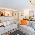 Golden Beach Holiday Home - Private Jacuzzi, 4 Swimming Pools & Direct Access To The Beach * Marbella
