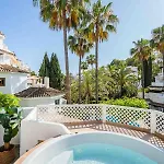 Golden Beach Holiday Home - Private Jacuzzi, 4 Swimming Pools & Direct Access To The Beach Marbella