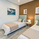 Golden Beach Holiday Home - Private Jacuzzi, 4 Swimming Pools & Direct Access To The Beach * Marbella
