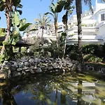 Apartament Golden Beach Holiday Home - Private Jacuzzi, 4 Swimming Pools & Direct Access To The Beach