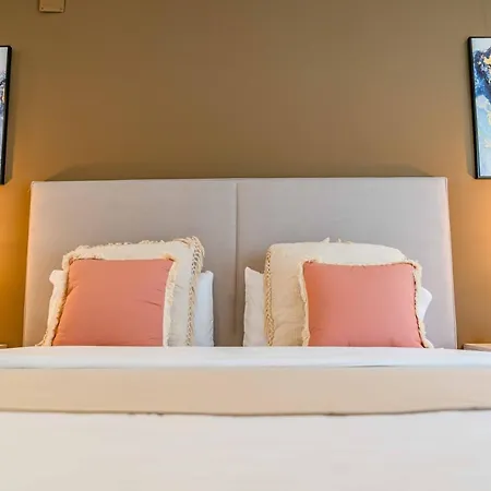 Golden With Jacuzzi Appartement