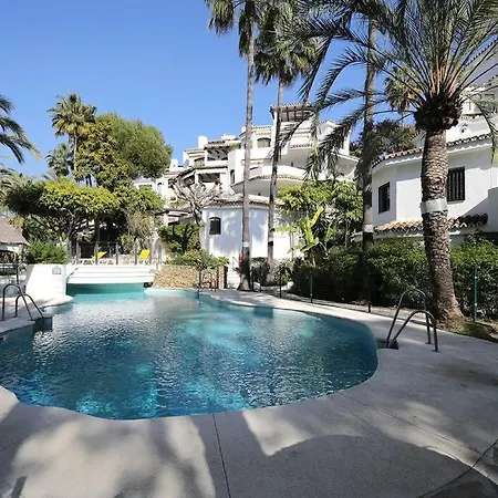 Golden - Private Jacuzzi, 4 Swimming Pools & Direct Access To The Marbellac