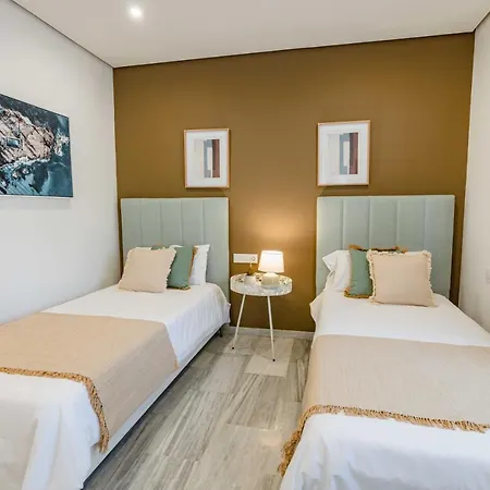 Appartement Golden - Private Jacuzzi, 4 Swimming Pools & Direct Access To The Marbellac