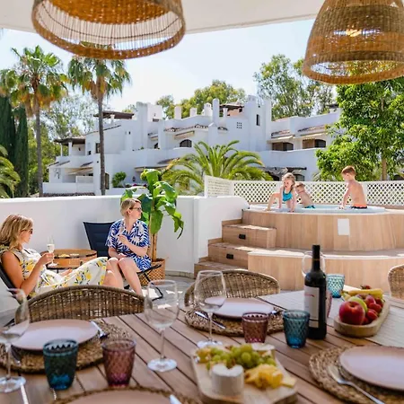 Golden - Private Jacuzzi, 4 Swimming Pools & Direct Access To The * Марбелья
