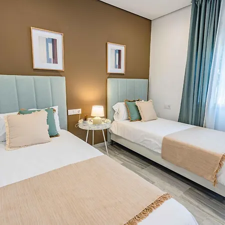 Апартаменты Golden - Private Jacuzzi, 4 Swimming Pools & Direct Access To The