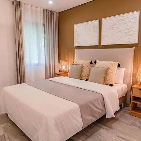Appartement Golden - Private Jacuzzi, 4 Swimming Pools & Direct Access To The