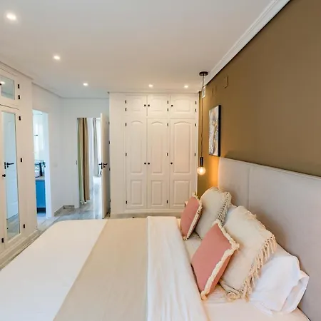 Golden - Private Jacuzzi, 4 Swimming Pools & Direct Access To The Апартаменты *