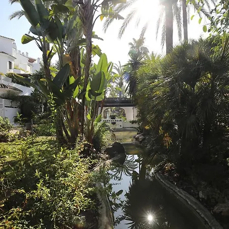 Golden With Jacuzzi Appartement Marbella