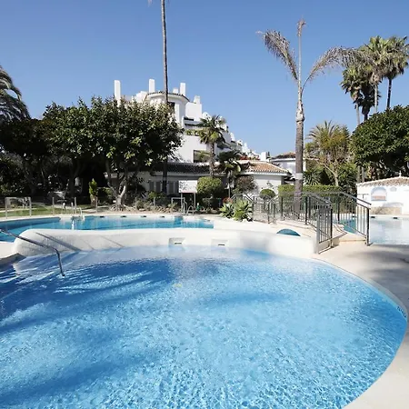 Golden With Jacuzzi Appartement *