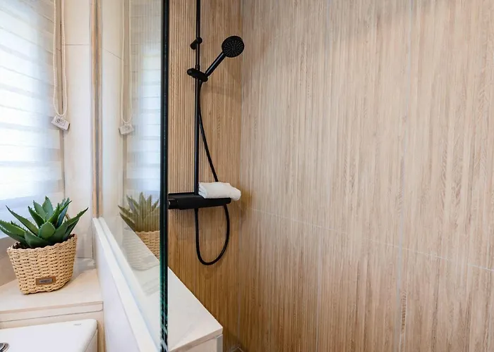 Golden With Jacuzzi Appartement