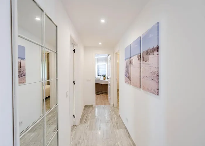 Golden With Jacuzzi *