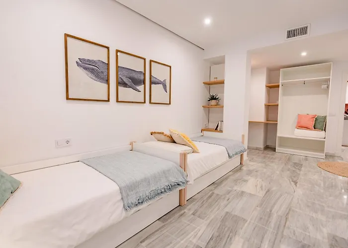 Golden With Jacuzzi Apartment