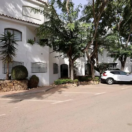 Golden With Jacuzzi アパート