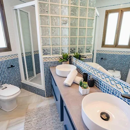 Golden - Private Jacuzzi, 4 Swimming Pools & Direct Access To The Apartamento