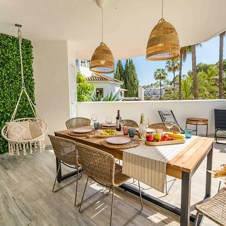 Golden With Jacuzzi アパート