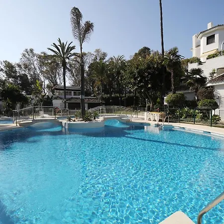 Golden - Private Jacuzzi, 4 Swimming Pools & Direct Access To The Marbella