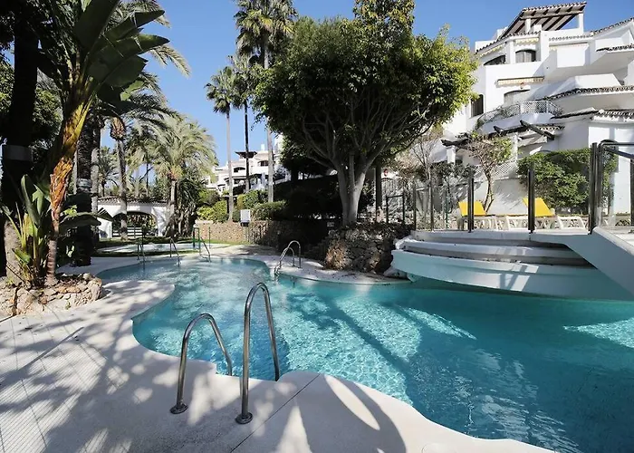 Golden With Jacuzzi דירה
