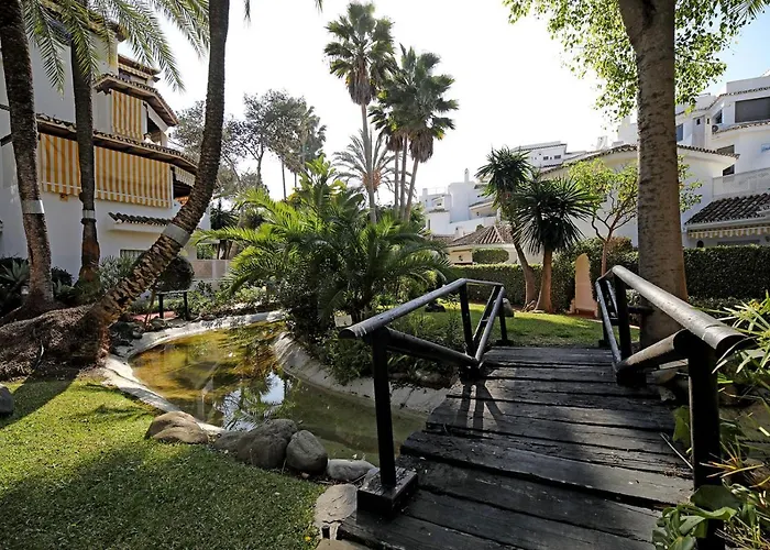 Golden With Jacuzzi מארבלה